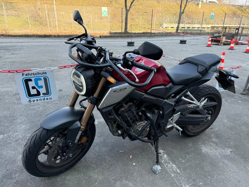 Honda CB650R Schulmotorrad der Fahrschule GFL Spandau